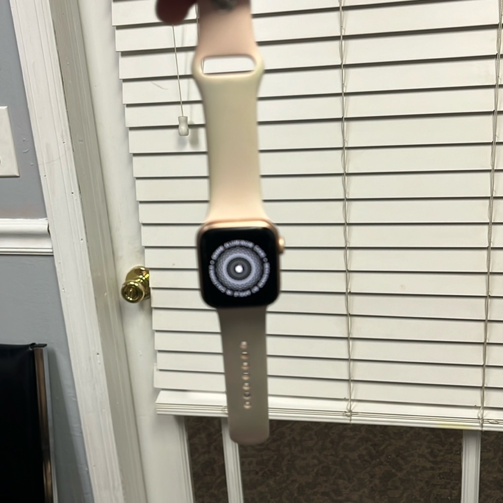 Apple Watch Series 5 40mm UNLOCKED